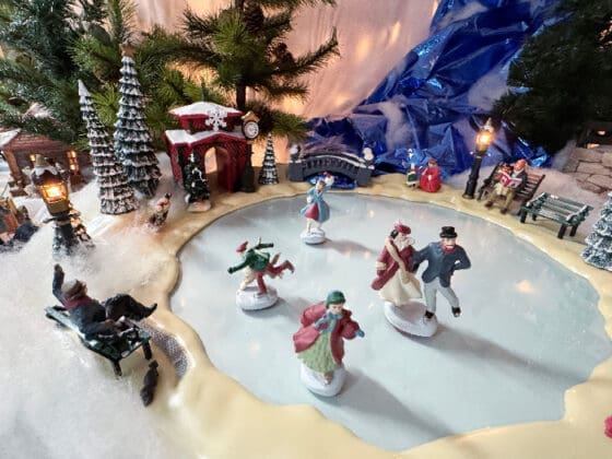 Fwb Christmasvillage 6310