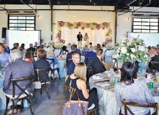 Where Hope Grows: A Story of Love, Legacy and Local Families Laurens Legacy 5233