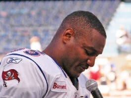 Derrick Brooks With 2006 Pro Bowl Mvp Trophy 060210 N 4856g 129